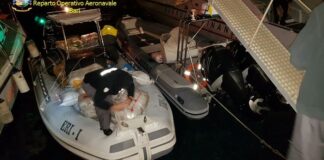 Canale d’Otranto, bloccato un gommone con a bordo 800 kg di marijuana