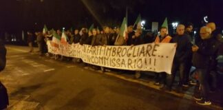 Questione 275: operai protestano all’arrivo di Delrio
