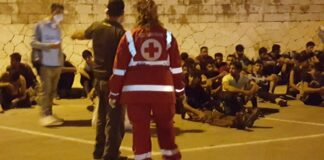 Tratti in salvo 198 migranti al largo di Otranto