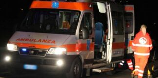 Auto contro un muro a Lecce, morto un 46enne