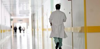 Assenteismo a Gagliano del Capo, infermiera e due operatori interdetti