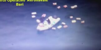 Fermato motoscafo con 500kg di marijuana