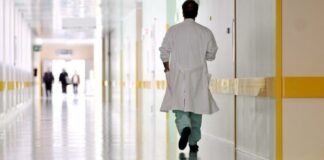 15enne partorisce in casa e occulta il feto