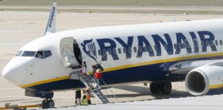 Turismo, la Regione raddoppia i finanziamenti per voli low cost