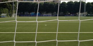 Tragedia durante una partita di calcetto: muore un 63enne
