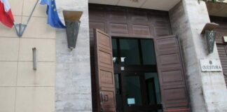 Mascherato da fantasma sotto casa della ex, ammonimento per 48enne