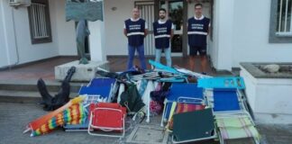 Spiagge occupate abusivamente dal Gargano al Salento: sequestrati 400 ombrelloni