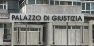 Indagini pilotate in cambio di favori e sesso: giudizio immediato per Arnesano e Narracci