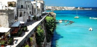 Otranto, 35enne colto da infarto mentre attende la moglie in macchina sotto al sole