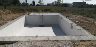 Piscina abusiva in zona vincolata, denunciata proprietaria