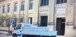 Crolla solaio nell’aula di una scuola di Calimera: non ci sono feriti