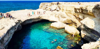 Si tuffa nella Grotta della Poesia e si ferisce alla testa: la zona era proibita
