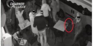 Armato di accetta minaccia barista per bere gratis: arrestato 48enne