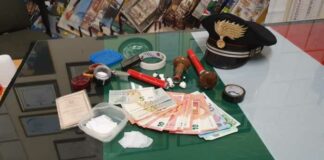 Sorpreso a cedere cocaina in strada: arrestato 44enne