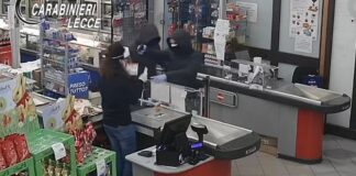 Rapinarono supermercato a Monteroni: arrestati due giovani