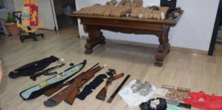 Sequestrati un arsenale e 50 kg di droga nella casa di un detenuto di Lecce
