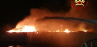 Uno yacht affonda dopo un incendio a largo di Leuca: salvo l’equipaggio