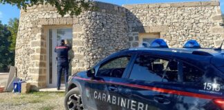 Sequestrati tre cantieri abusivi nel Salento, sigilli su piscine e immobili