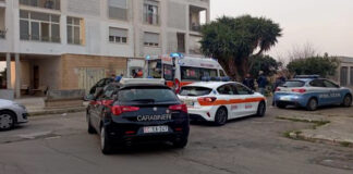 Femminicidio a Taurisano: marito massacra la moglie a coltellate e ferisce una vicina di casa