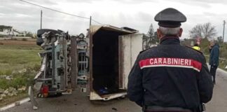 Scontro tra auto ed un compattatore della nettezza, muore giovane operaio