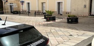 Tentata estorsione anche con l’uso di ordigni: arrestati padre, figlia e compagna
