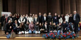 La memoria di Carlo Alberto Dalla Chiesa illumina i giovani al Teatro Apollo