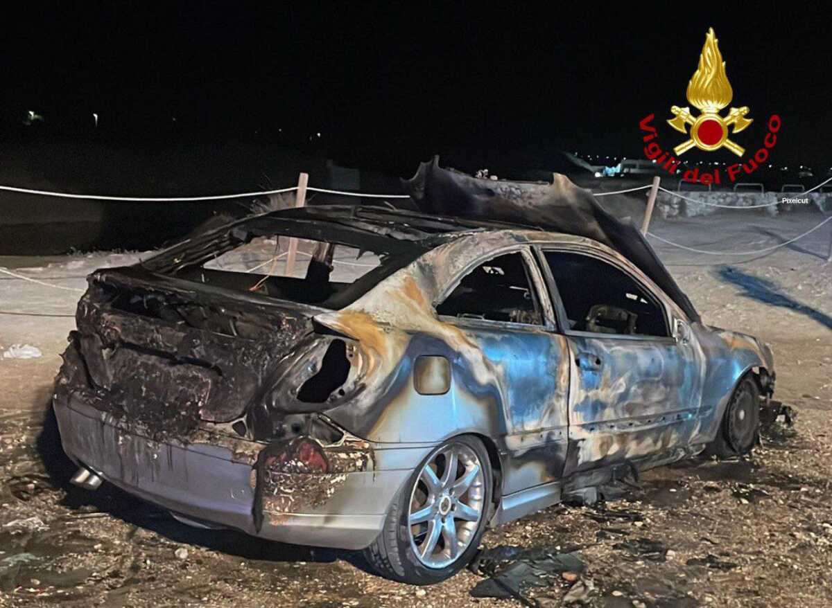 auto fiamme