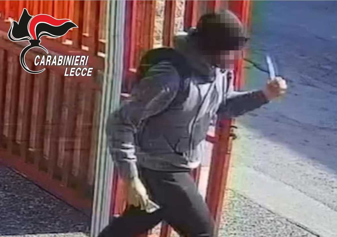 squinzano rapina con coltello