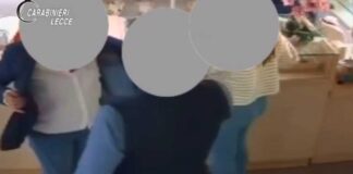 Lequile, entrano in gioielleria, si fingono clienti e rubano gioielli: arrestate