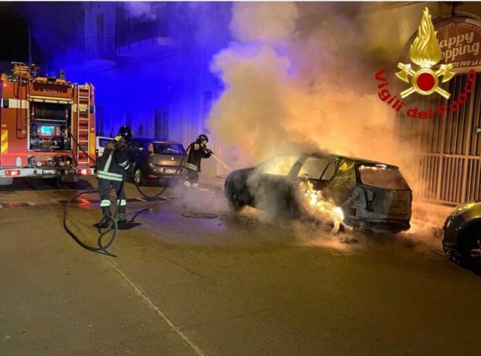 auto fiamme