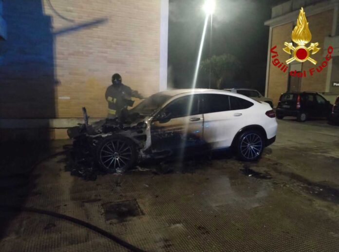 auto fiamme
