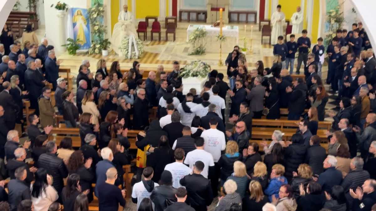Porto-Cesareo-funerali-Basile-14-04-26.00_00_01_13.Immagine001
