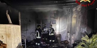 Incendio in un garage a Casarano, rogo di masserizie a Carmiano