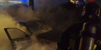 Auto in fiamme nella notte a Sannicola