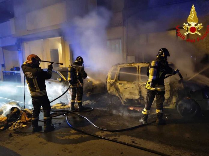 auto fiamme