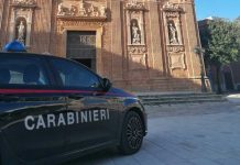 Evade dai domiciliari e innesca un inseguimento con i Carabinieri: 17enne in carcere