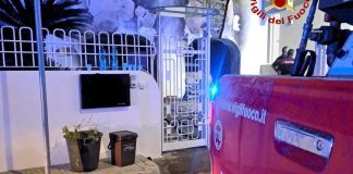Auto in fiamme a Lecce e Melendugno, doppio intervento dei vigili del fuoco