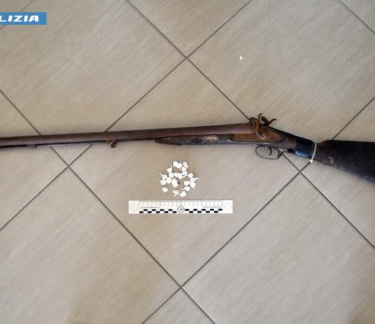 Fucile e cocaina, denunciato un 30enne a Gallipoli