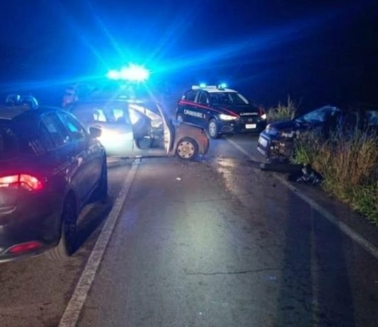Incidente tra due auto nella notte in Salento, 5 feriti: grave un 18enne